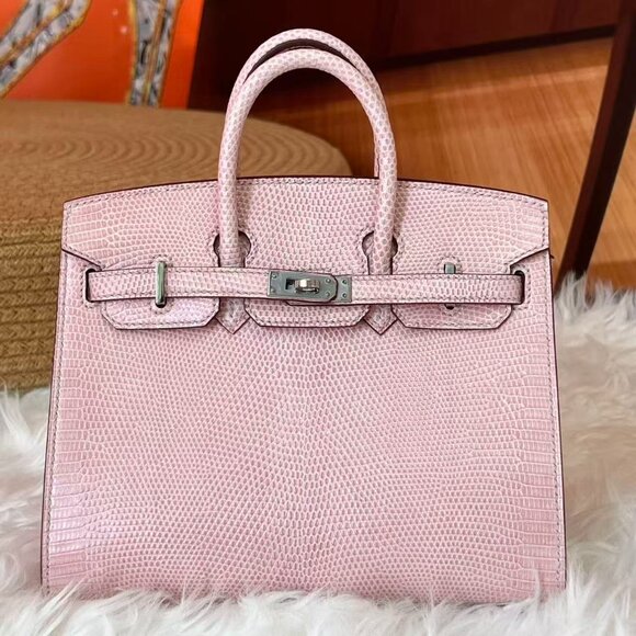 Classic Hermes Bag: A Stylish and Versatile Choice for Elegance - Picture 1 of 9